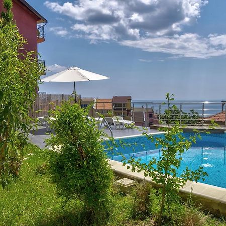 Guest House Amor Szveti Vlasz Kültér fotó